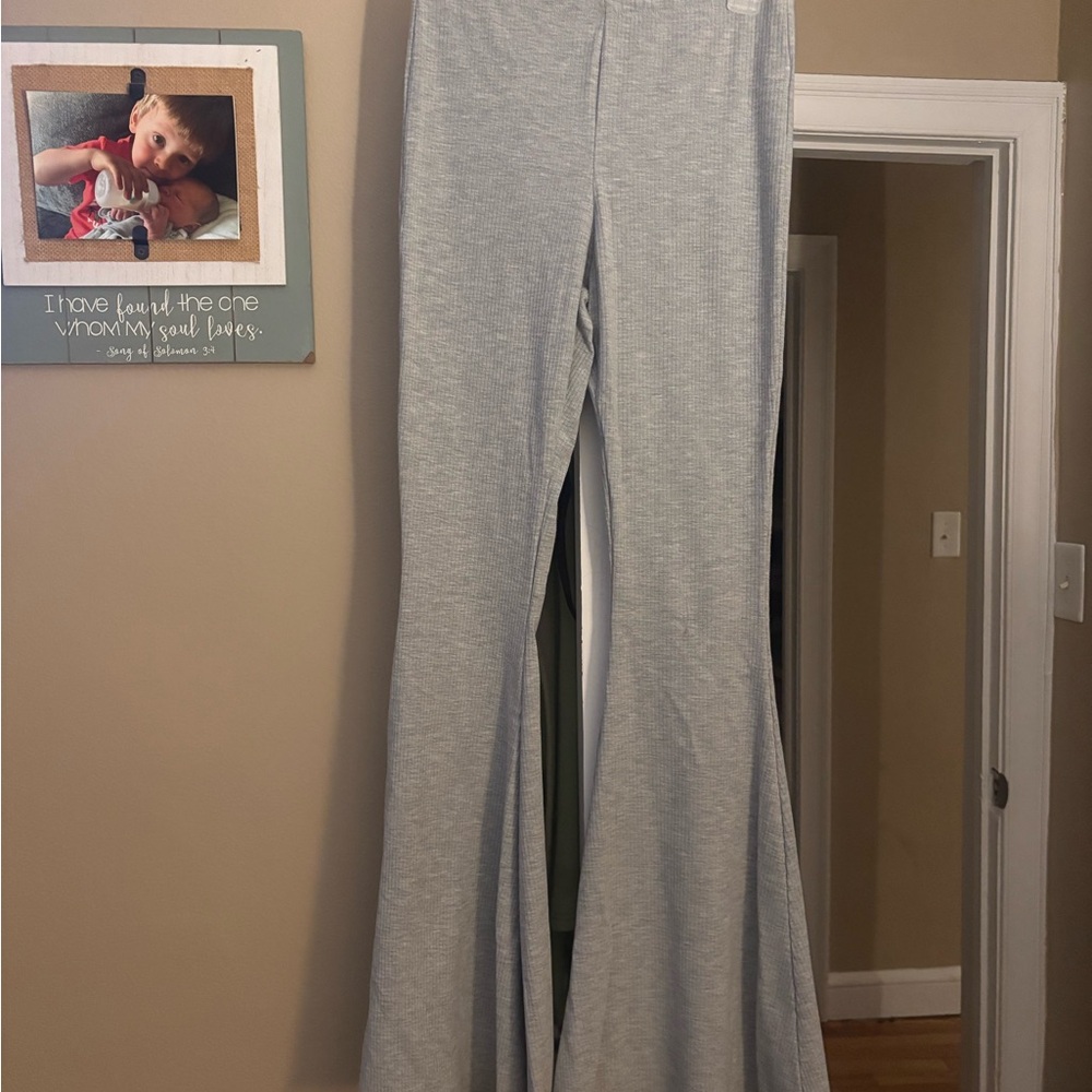 Vibe Light Gray Ribbed leggings